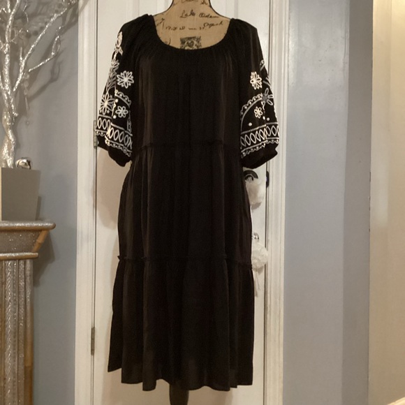 Karen Kane Embroidered Peasant Dress - Picture 2 of 6